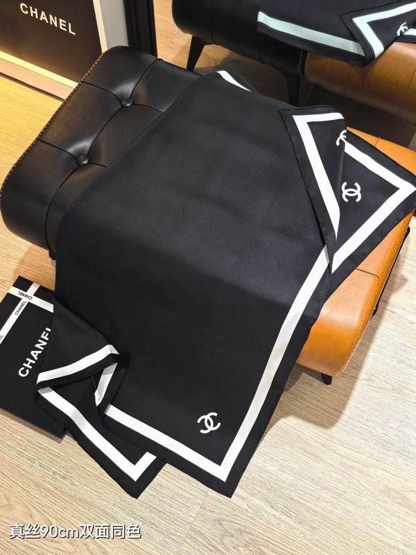 Chanel silk scarf 90X90cm E051727